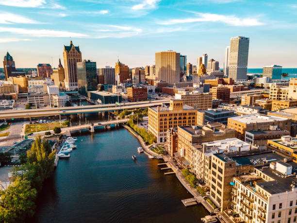 What is the average price of a house in Milwaukee 2025